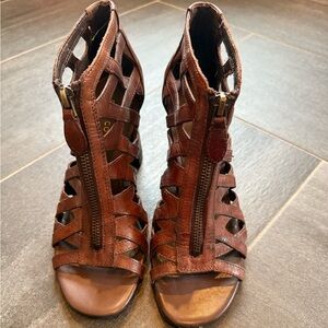 Franco Sarto Brown Leather Gladiator Sandals size 6.5